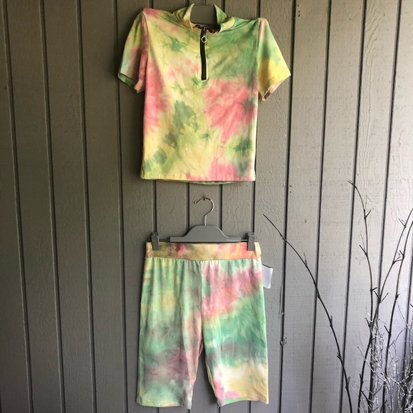 AQ-Sport Pants - 2 piece tiedye short set